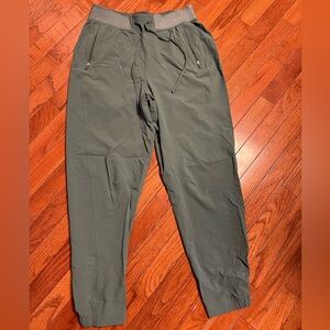 Lululemon License to Train Pants, Size 8